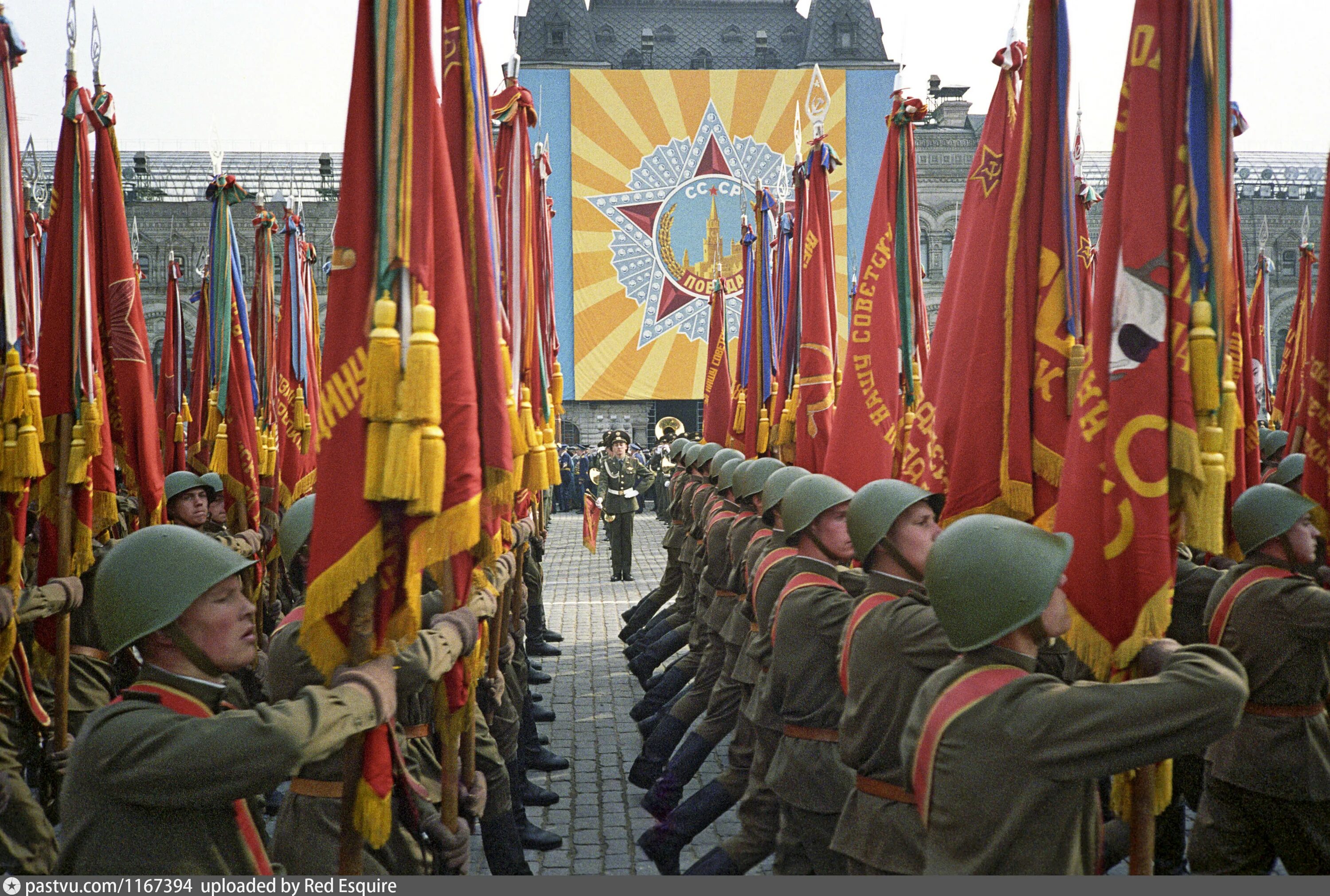 55 летие победы. Парад Победы 1995 года на красной площади в Москве. Парад Победы 1995 на красной площади. Первый парад Победы 1995. 9 Мая 1995 года парад Победы.