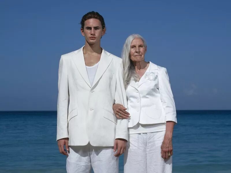 старая с молодым человеком. кайл джонс и марджори маккул. женщина старше. как называют парней которые любят по старше. марджори маккул.