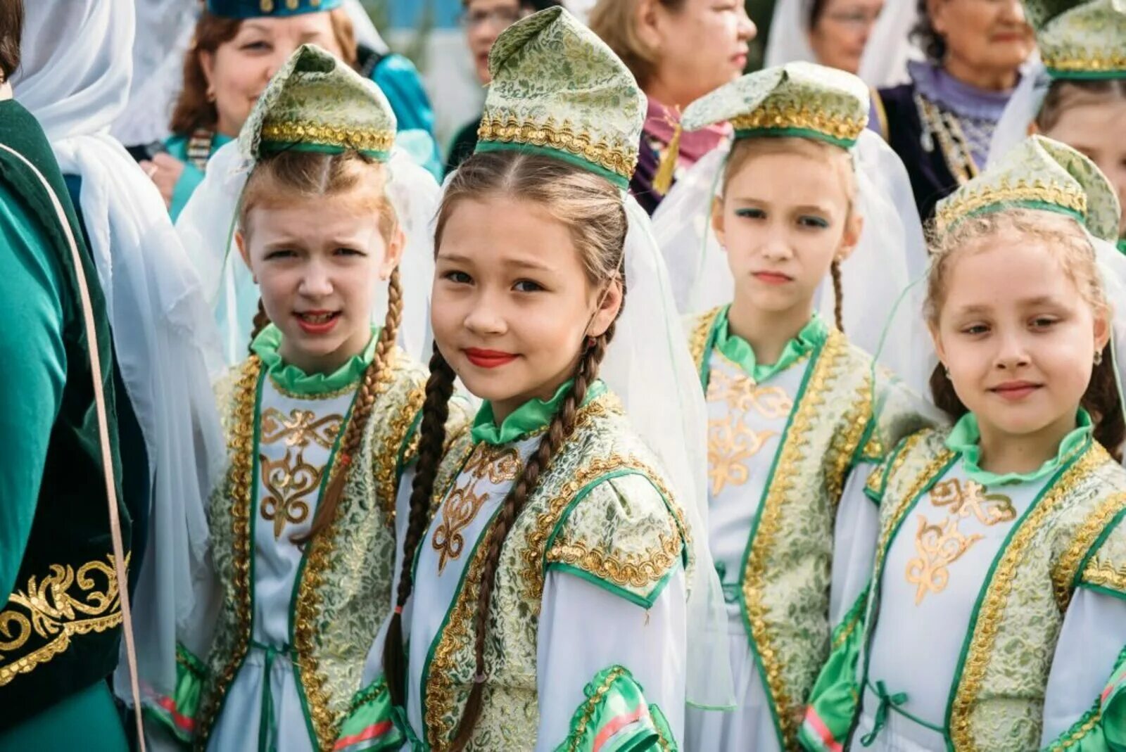 Татарский б г. Народ Татарстана татары. Внешность поволжских Татаров. Татарские костюмы для детей. Татарская культура.