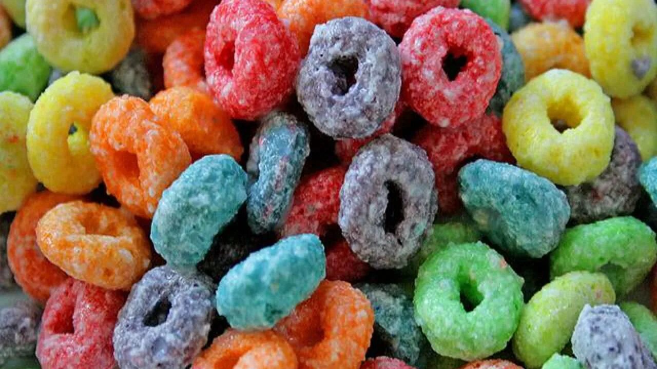 Froot loops. Хлопья Froot loops. Фруктовые Колечки. Разноцветный сухой завтрак. Фруктовые хлопья.