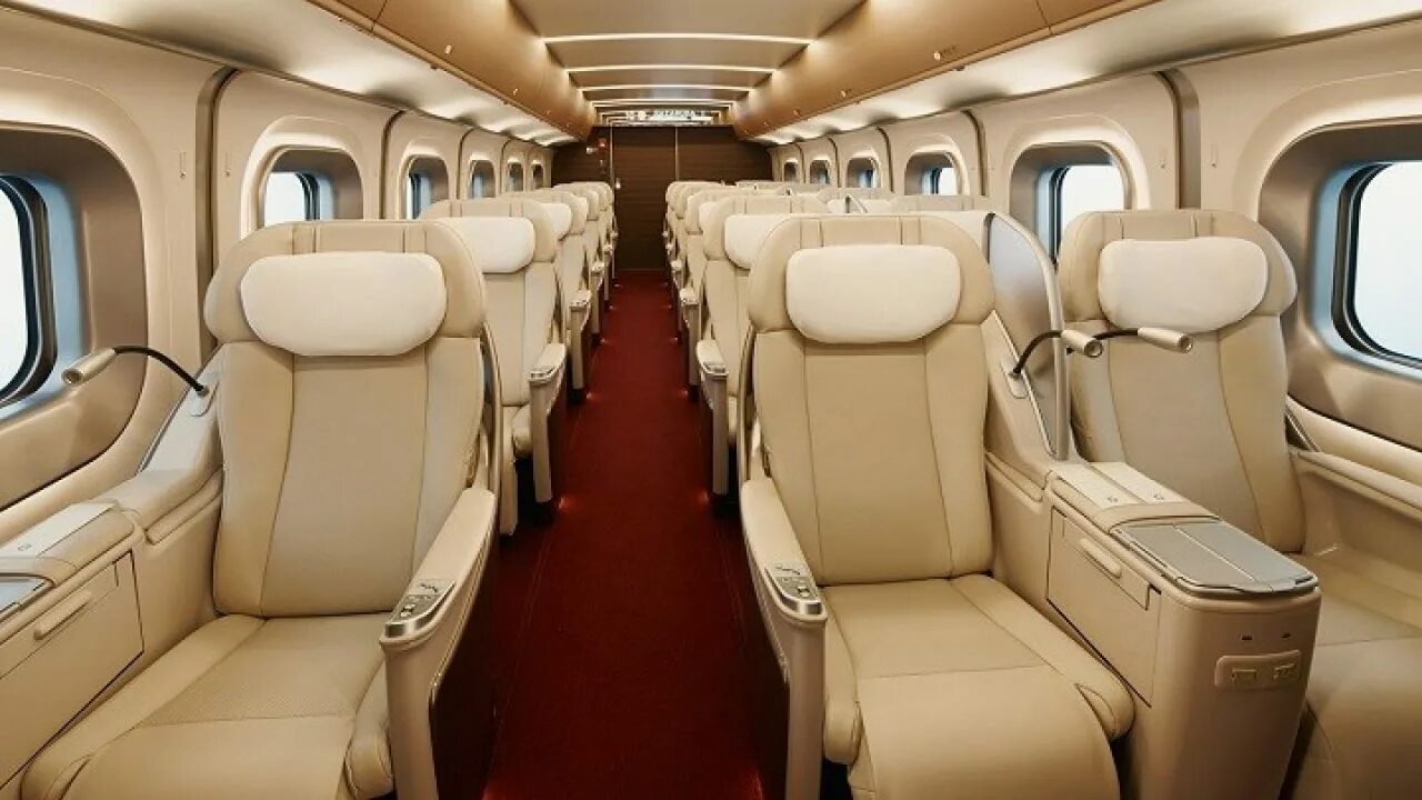 First class отзывы. Синкансэн e7 внутри. Shinkansen салон. Синкансэн - Shinkansen inside Train. Синкансен Гранд класс.