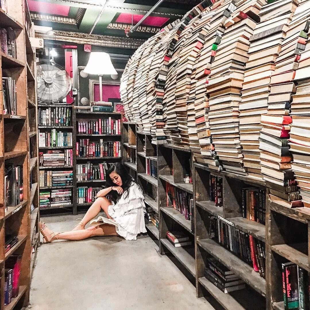 The last bookstore, Лос-Анджелес. The last bookstore в Лос-Анджелесе, США. The last bookstore los Angeles. The last bookstore надпись.