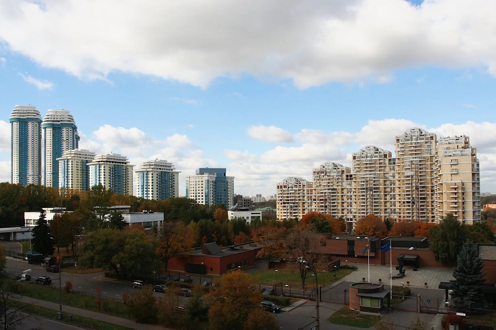 Мосфильмовская улица. Раменки Мосфильмовская улица. ЖК Воробьевы горы Раменки. Вид в Москве Мосфильмовская улица. Ул мосфильм