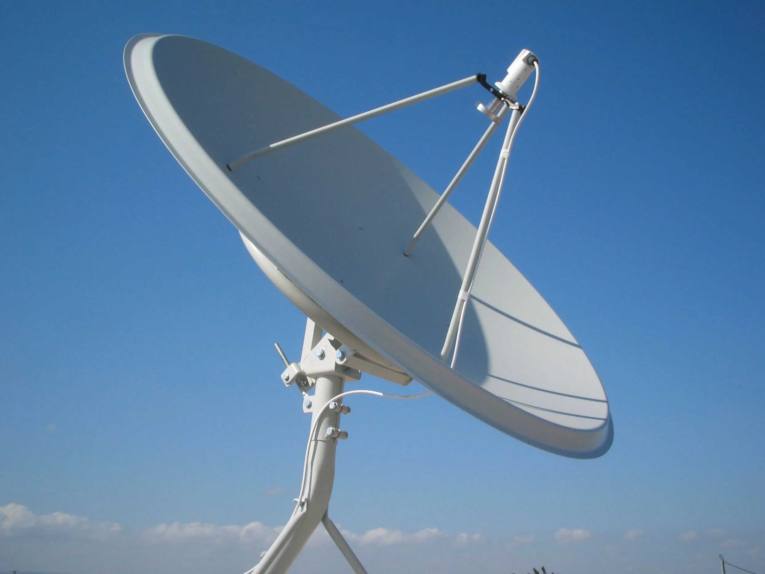 Антенна тарелка. Спутниковая антенна rs-tv-1000-h. Sat dish. Параболическая антенна. Rectangular satellite dish antenna.