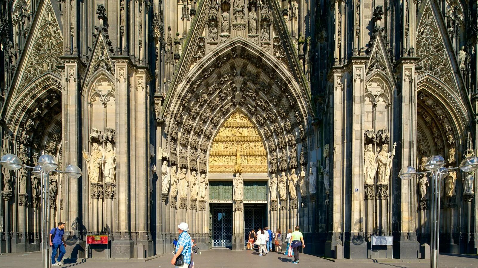 Соборы в Париже Тулузе Роттердаме. Famous cathedral