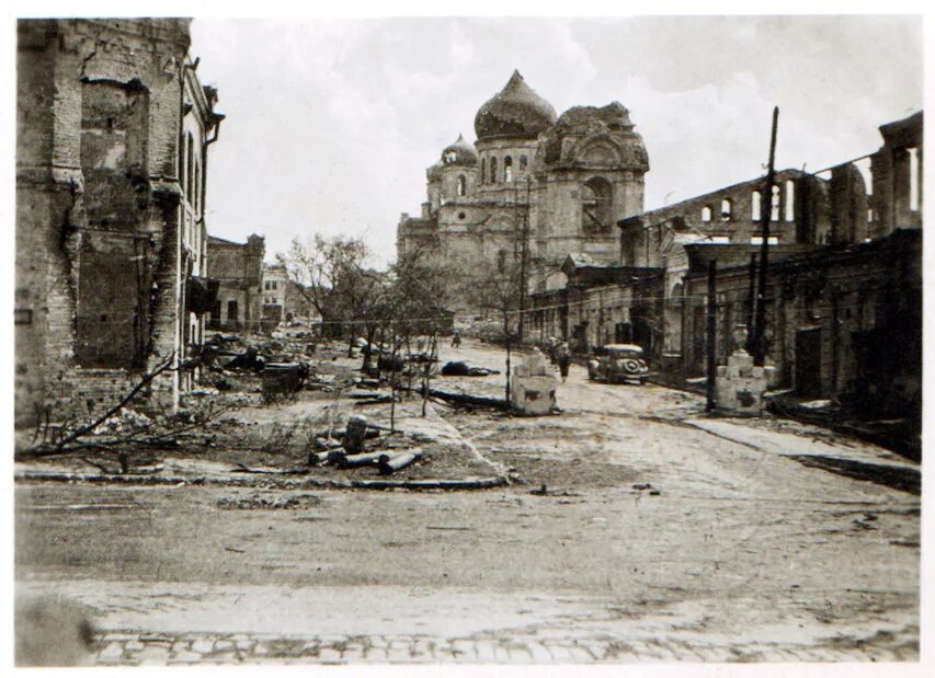 Ростов во время великой отечественной войны. Ростов на Дону 1943. Разрушенный Ростов на Дону 1943. Ростов на Дону в годы оккупации. Ростов после освобождения в 1943 году.