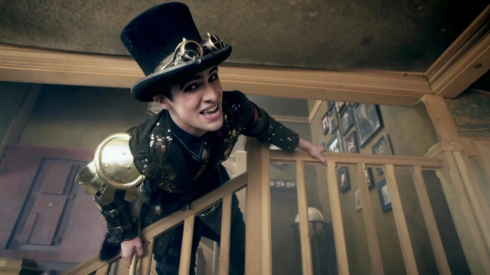 Mona lisa panic. Мона лиза паник эт зе диско. Брендон ури мона лиза. Panic at the disco ballad of mona lisa. Mona lisa panic.