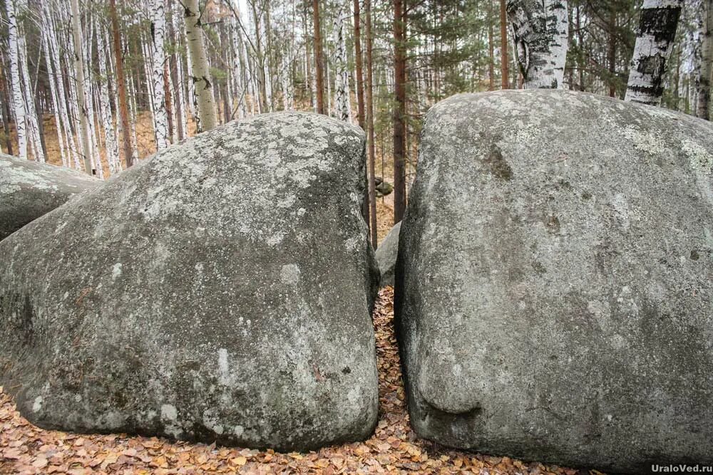 Каменный остров Екатеринбург археологический памятник. Каменные палатки Палкино. Байтукские каменные палатки. Шабровские каменные палатки. Каменные острова читать