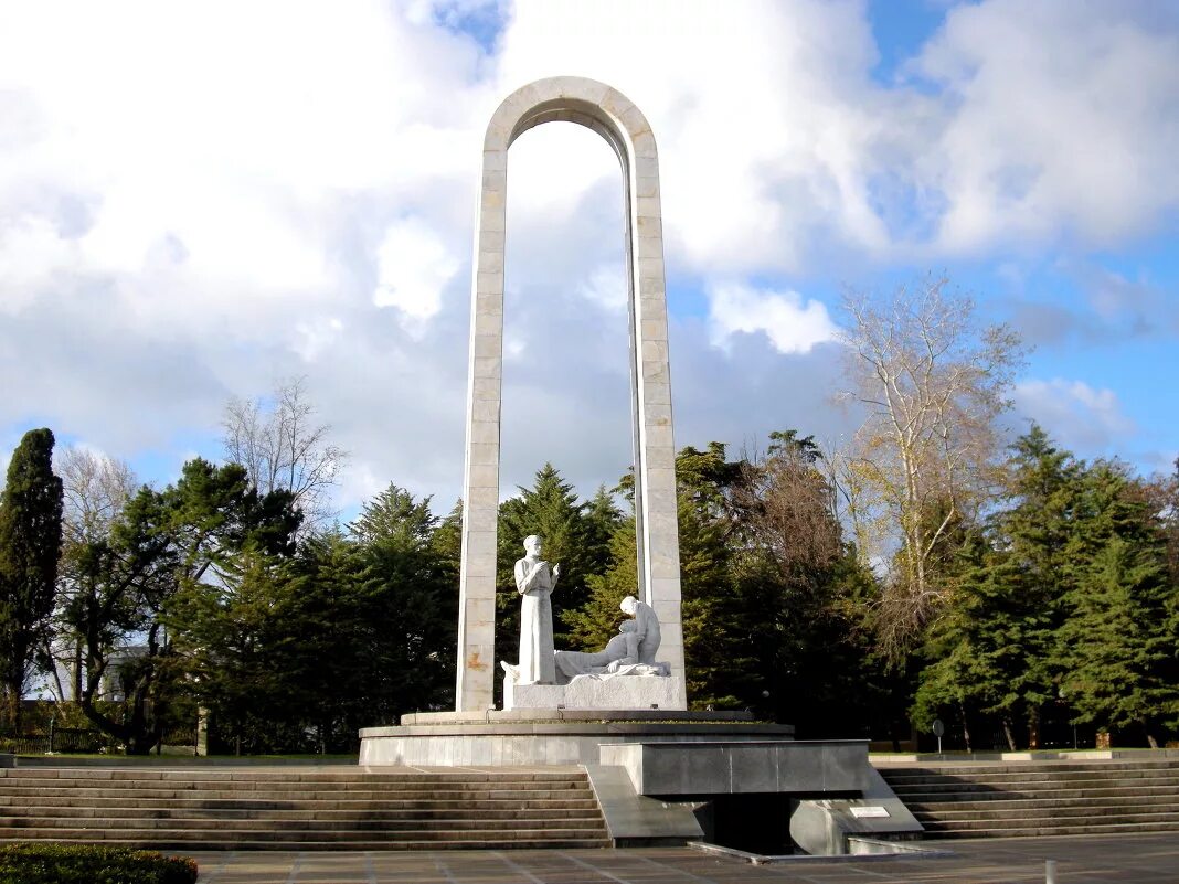 памятник во имя жизни. мемориал подвиг во имя жизни сочи. памятник на ривьере в сочи. мемориал подвиг во имя жизни сочи. памятники героям великой отечественной войны в сочи.