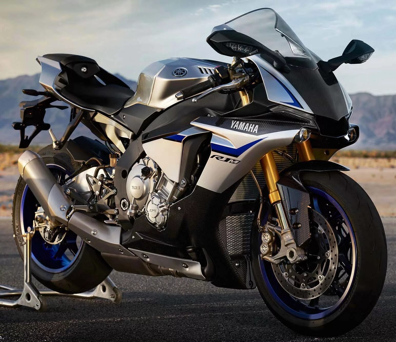 Yamaha YZF-r1 2015. Мотоцикл Yamaha YZF-r1. Yamaha r1m 2015. Yamaha r1 2016. Мотоцикл yamaha yzf