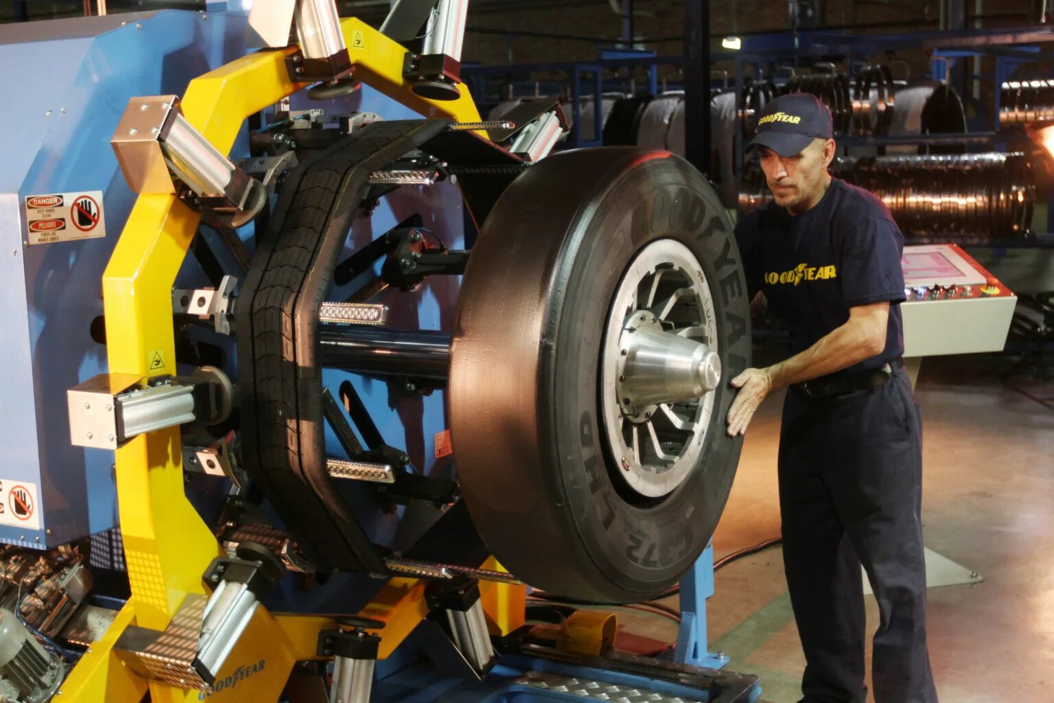 Tire hots. Goodyear company. goodyear tire. tire retreading. bandag восстановление шин 168.