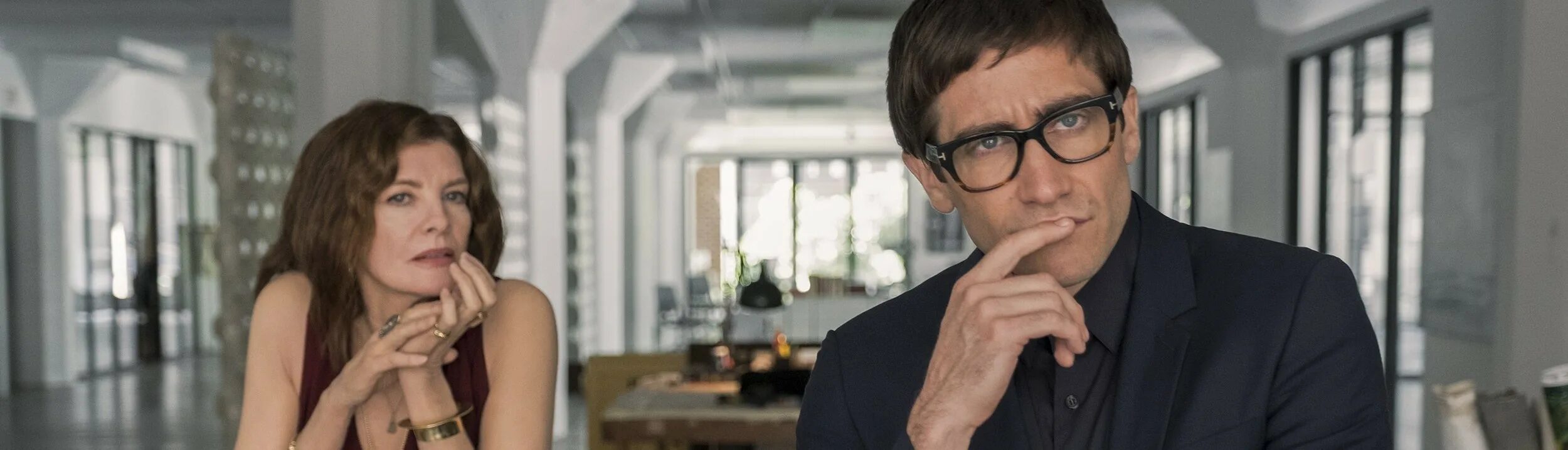 Бархатная пила трейлер. Velvet Buzzsaw 2019 Джейк Джилленхол. Джейк Джилленхол бархатная бензопила.