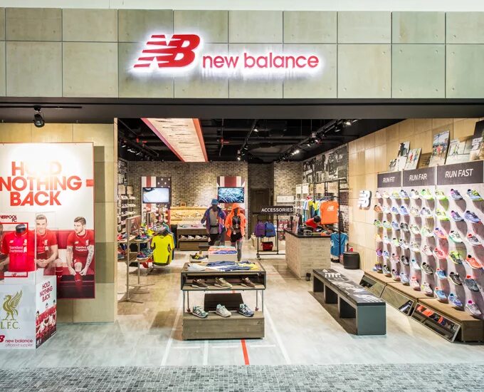 New Balance магазин. New Balance фото магазинов. New Balance аутлет. New Balance Dubai Mall.