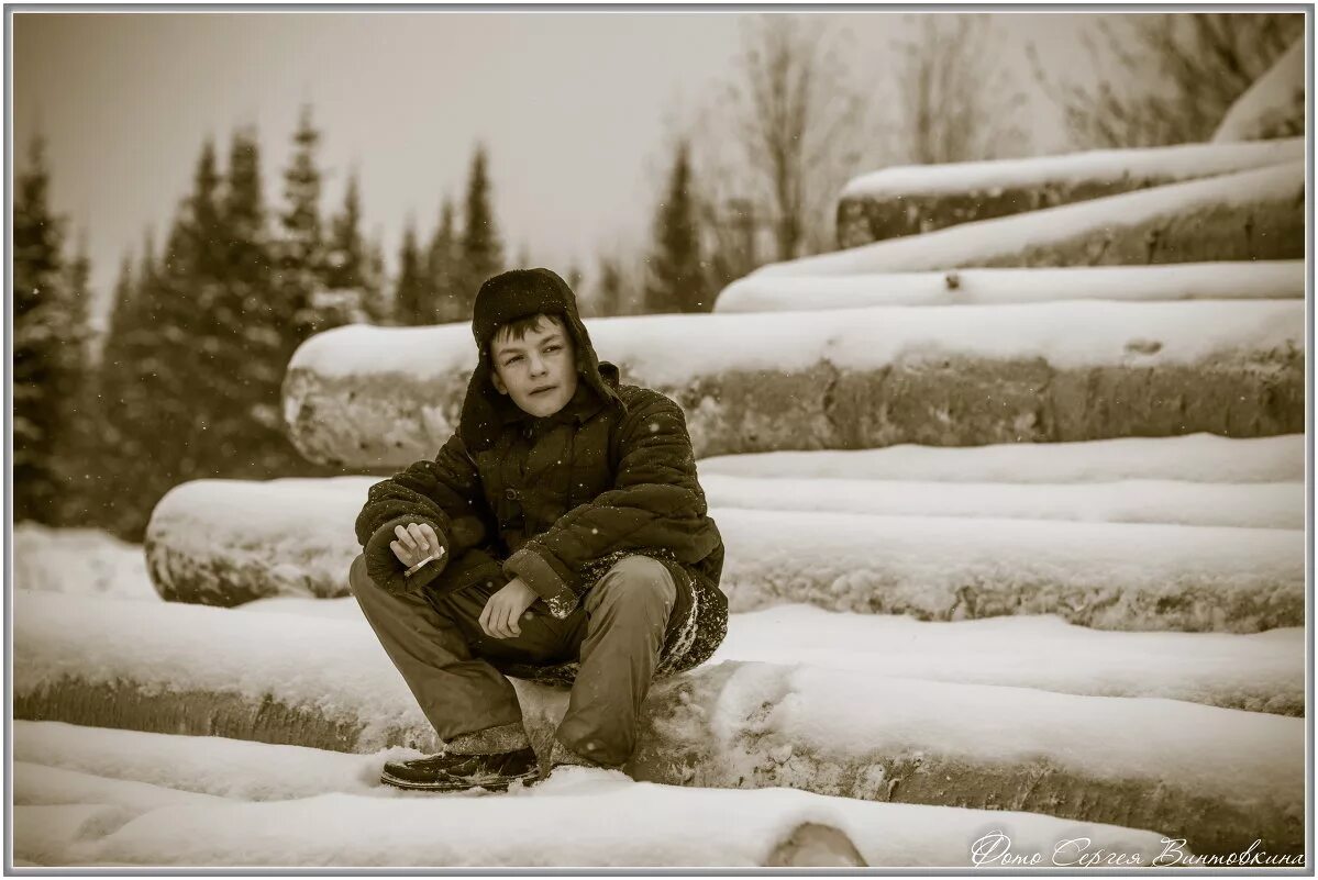 Ростовский дизайнер владимир овечкин. Adidas tracksuit slav. Очки на голове. 19 задание егэ русский язык теория. Смешные люди в пальто.