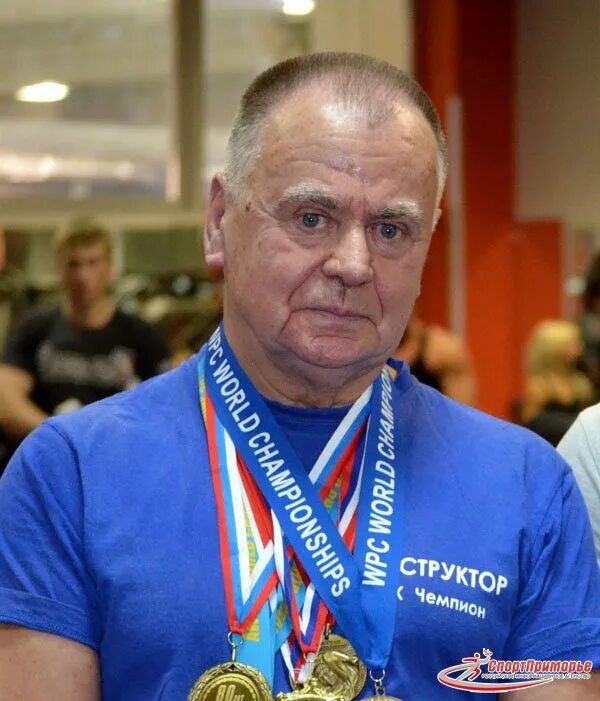 Александров спортсмен. Ткачук Александр ДВГАФК. Чемпионы мира ветераны по пауэрлифтингу. Спортсмены Приморского края известные. Александр Ткачук тренер Казахстан-.