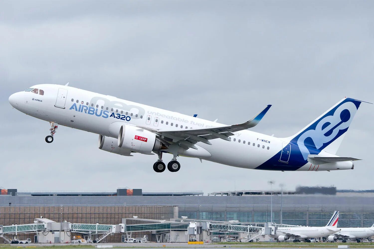 Airbus a320. А320 Нео. Эйрбас а320 Нео. А-320 Нео самолет. Аэробус Airbus a320.