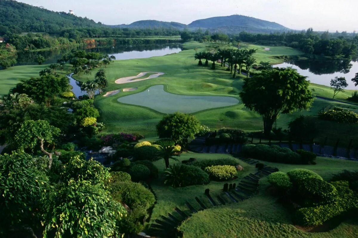 Blue canyon. Blue Canyon Country Club Phuket. Chiangmai Highlands Golf Тайланд. Пхукет гольф. Golf and Country Club Thailand.