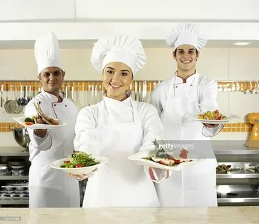 Работала кухонным работником