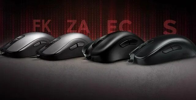 Zowie b6. Zowie мышка голубая. Держатель провода для мыши от Zowie стоит на столе.