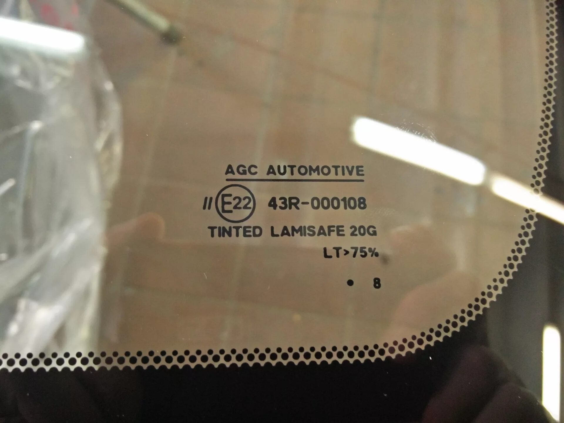 Автостекла agc. Лобовое стекло AGC Automotive 43r 000108. Стекло лобовое AGC Automotive 43r-006261. AGC Automotive стекло Тойота Прадо. Прадо 150 вин номер лобовое стекло.