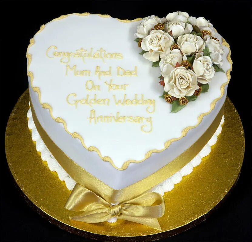 Торт на день свадьбы. Торт с днем бракосочетания. Украшение торта на юбилей свадьбы. Красивый торт на годовщину свадьбы.