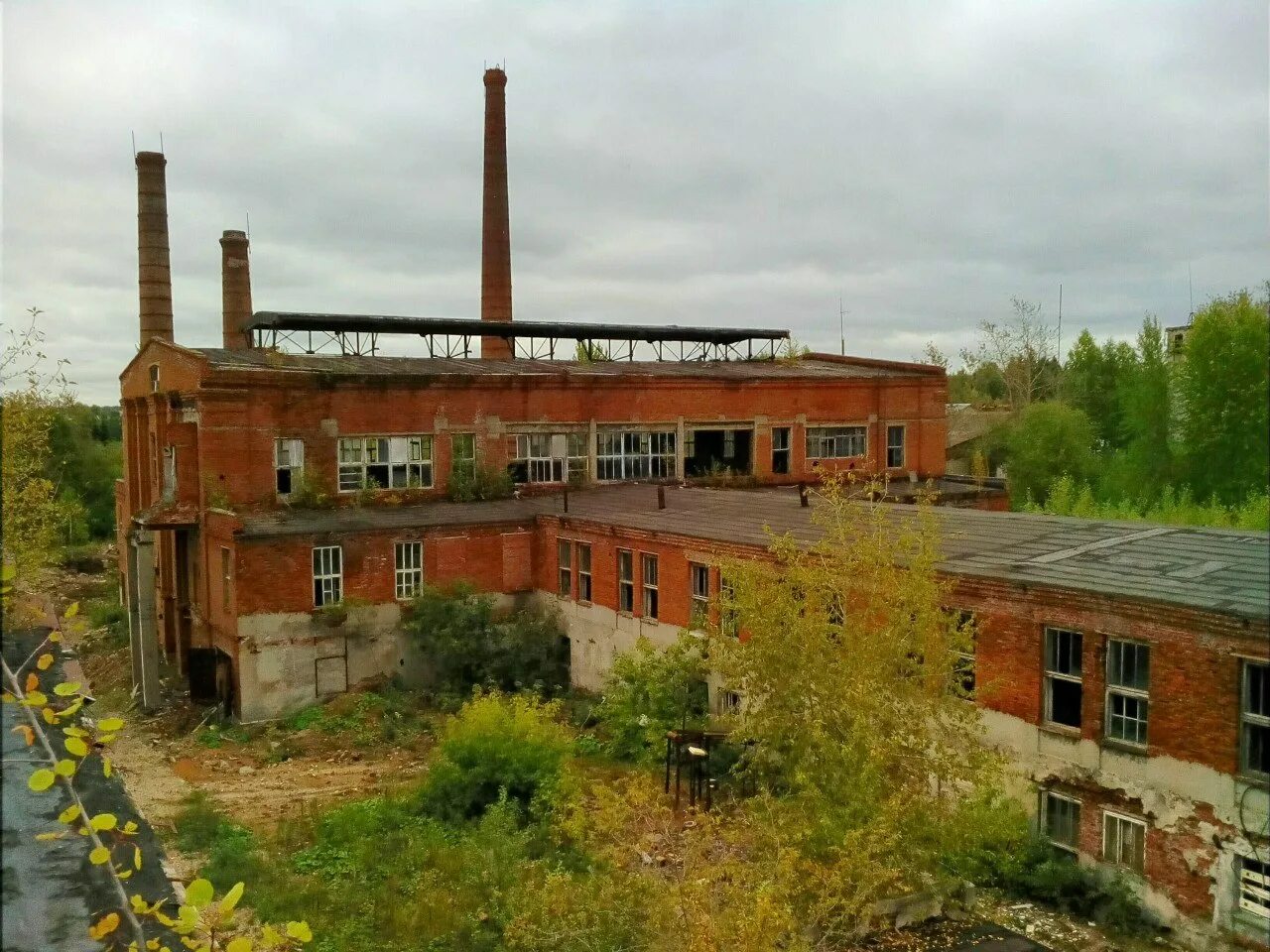 самый старый завод. заброшенный завод верх исетский. Abandoned factory. староуткинский металлургический завод. самый старый завод.