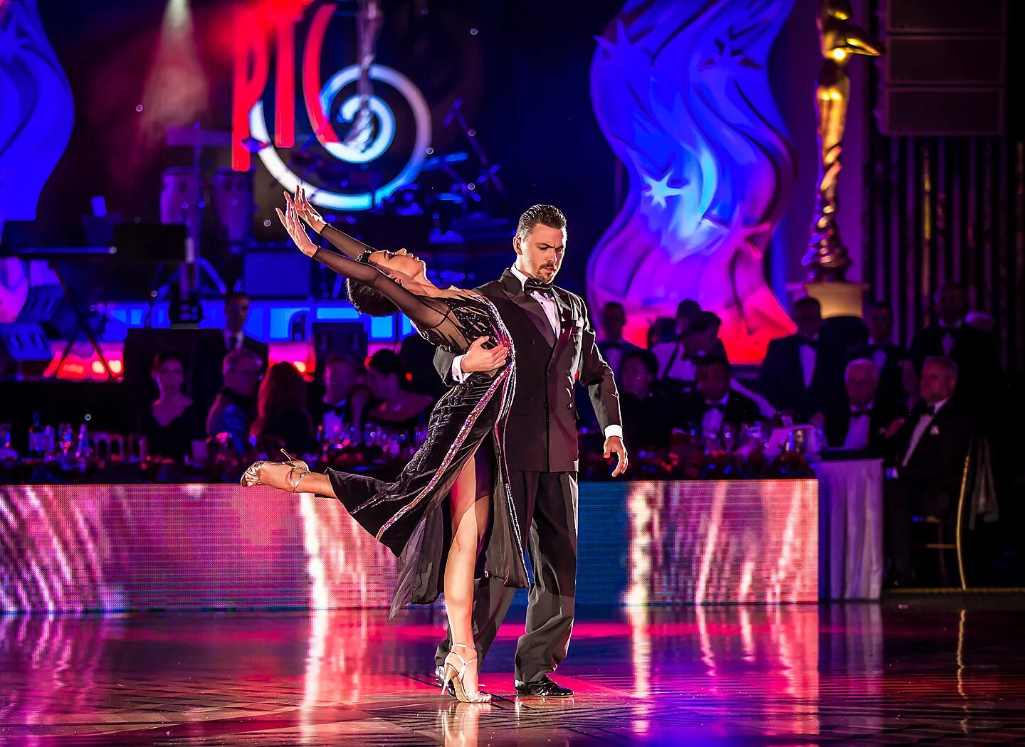 Международный (всемирный) день танца. Мировые танцы. Мировые танцы. Уральская танцевальная олимпиада 2016. Разнообразные танцы.