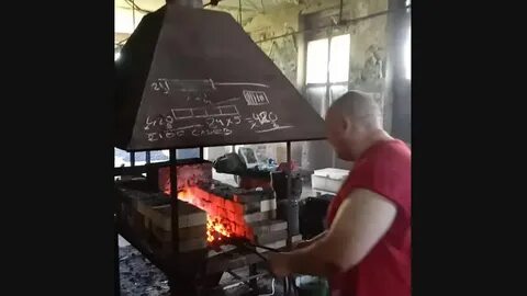 Ваня был на экскурсии в кузнечной