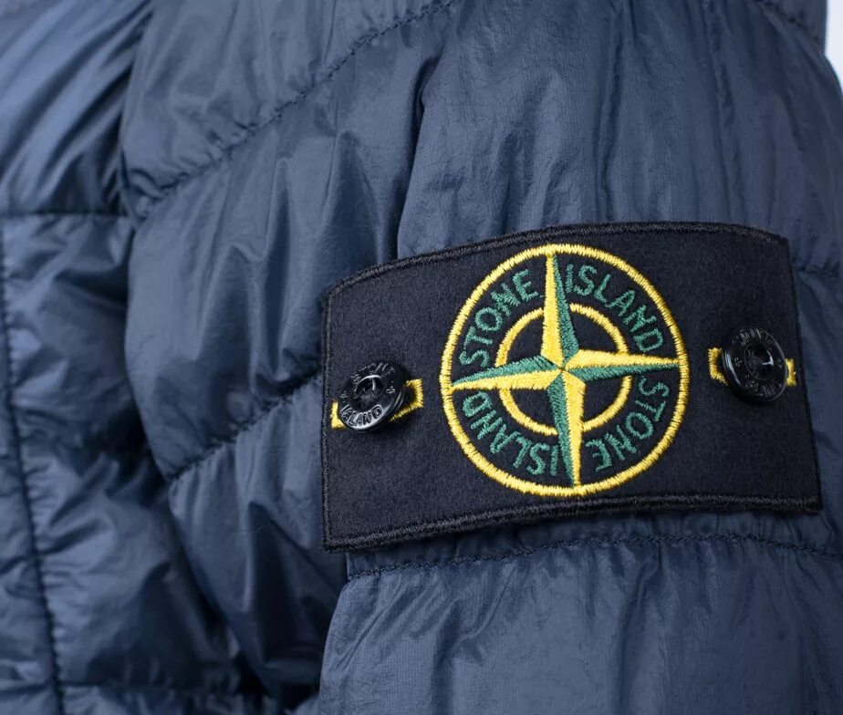 Island вещи. Стоник Исланд. Стон Исланд стоник. Stone Island Айленд. Стоун Айленд нашивка.