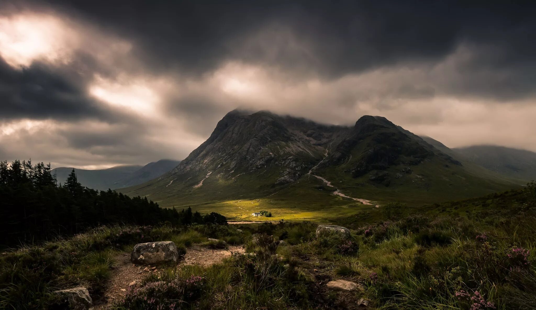 Прощайте горы и долины. Долина в горах. Низкие облака в горах. Scotland's Finest Landscapes.