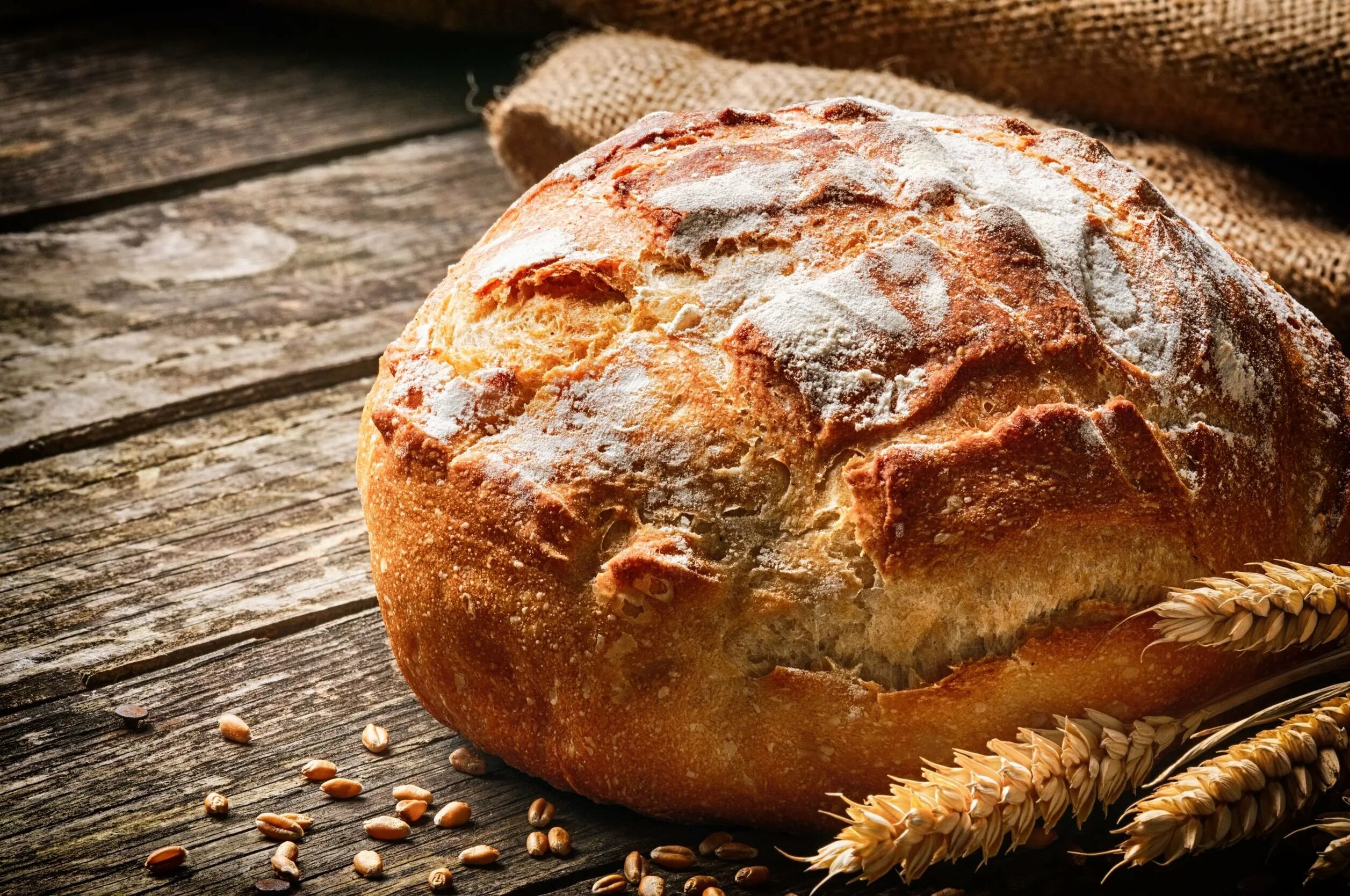 Свежеиспеченный. Свежеиспеченный хлеб. Печеный хлеб. Снимок свежеиспечённого хлеба. Домашний хлеб фон.