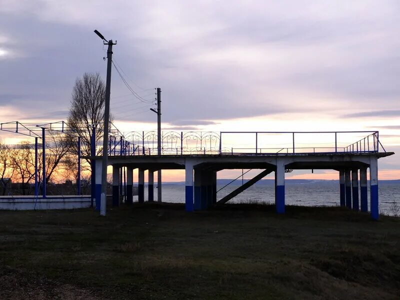 Погода на завтра в приволжье самарская область. Приволжье самарская область набережная. приволжье усадьба самариных набережная. пристань в приволжье самарской области. набережная села приволжье.