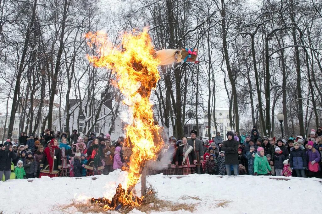 Масленица в Подольске. Масленица в Дубровицах. Проводы Масленицы. Празднование Масленицы в Подольске.