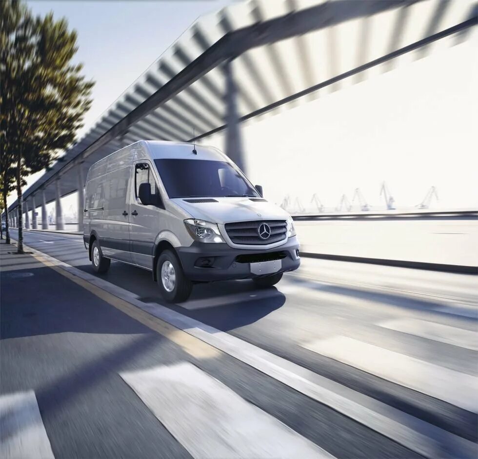 Включи спринтер. Mercedes-Benz Sprinter. Мерседес Бенц Спринтер. Mercedes Benz Cargo Sprinter vans. Mercedes Sprinter Cargo.