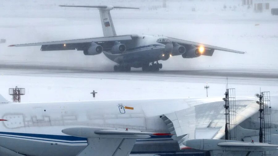 Списки погибших ил 76 12.03. АН 124 на Чкаловском аэродроме. АН-124 ВКС России. Бомбардировщики России 2022. Самолет с-130 для десантников России.