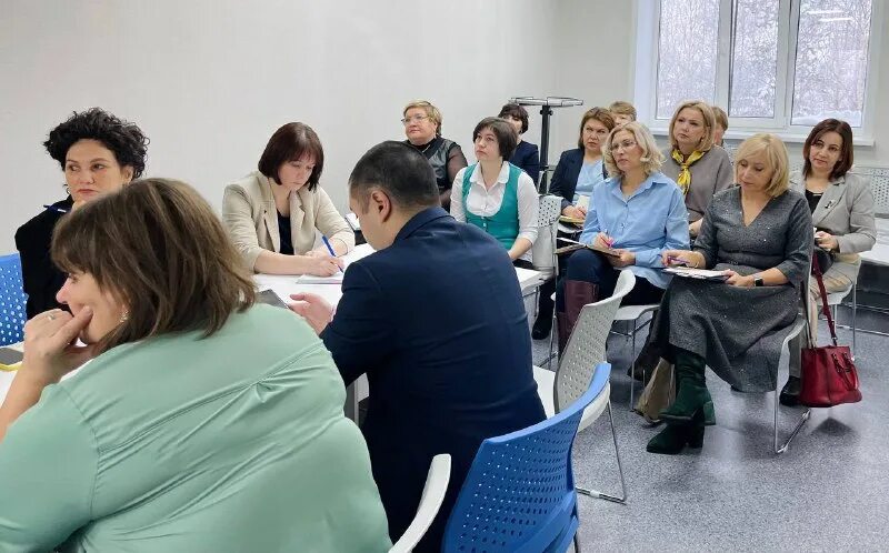 Встреча коллег. Обучение губкина. Маоу академический лицей. Губкин университет нефти и газа. Онколог в поликлинике.