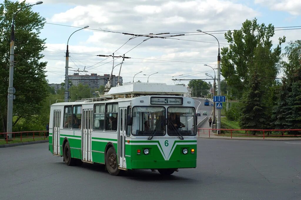 Троллейбус 5 рыбинск. ЗИУ-682 Рыбинск. Троллейбус ЛИАЗ Рыбинск. ЗИУ 682 кр. Троллейбус ЗИУ ЛИАЗ Рыбинск.