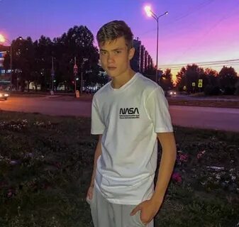 Блогера вову