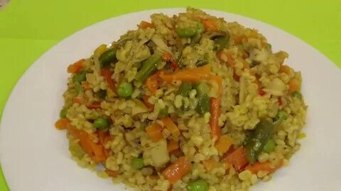 Булгур с овощами на сковороде постный