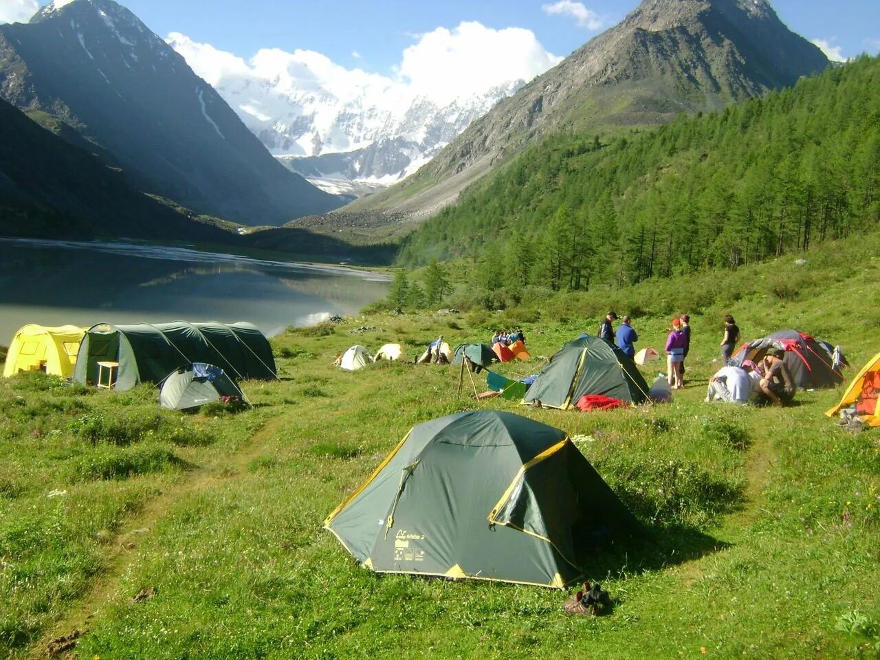 палаточный лагерь манжерок горный алтай. горный алтай палаточный городок. палаточный кемпинг горный алтай. горный алтай палаточный городок. горный алтай палаточный городок.
