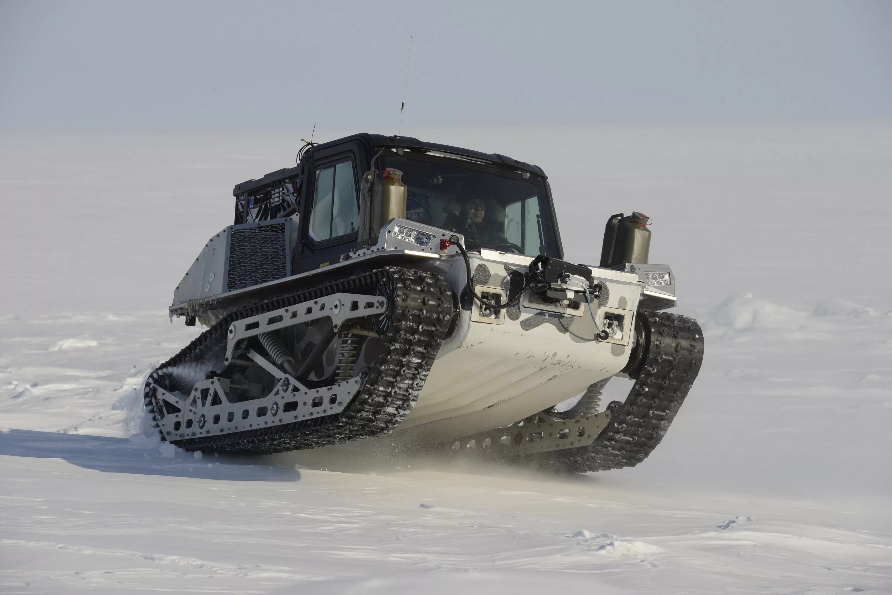 Гусеничный вездеход Поларис. Снегоболотоход Polaris. Вездеход Полярис на гусеницах. Снегоход ТТМ-1901 «Беркут 2».