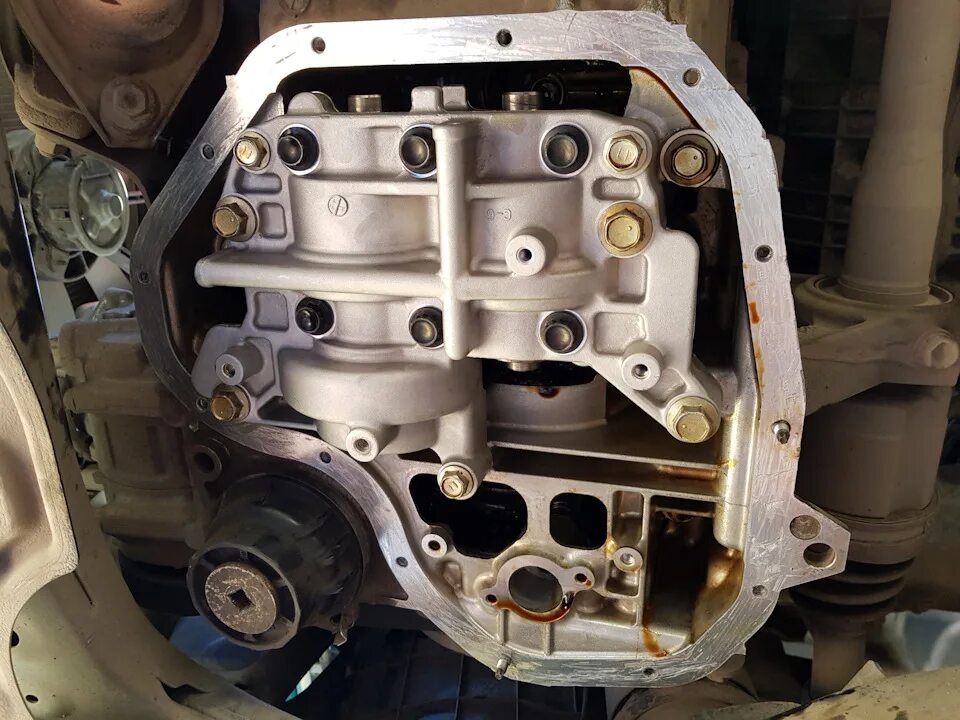 Балансировочные валы 2az-fe камри 40. Вкладыши балансировочных валов 2az-fe. Балансир камри. Балансировочный вал тойота камри. Балансировочный вал тойота камри 40.