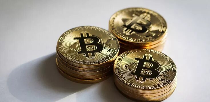 Как выглядит криптовалюта в реальной жизни фото Bitcoin Reclaims Key Technical Support, Fights For $9,000