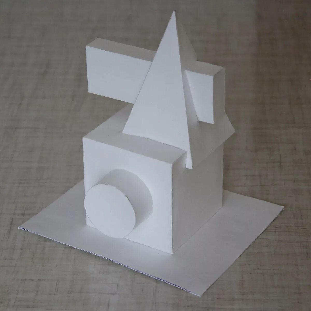 Макетирование из бумаги геометрические фигуры. Объемно пространственная композиция. Макет из 3 4 объемов. Объемная геометрическая композиция. Объёмно-пространственная композиция.