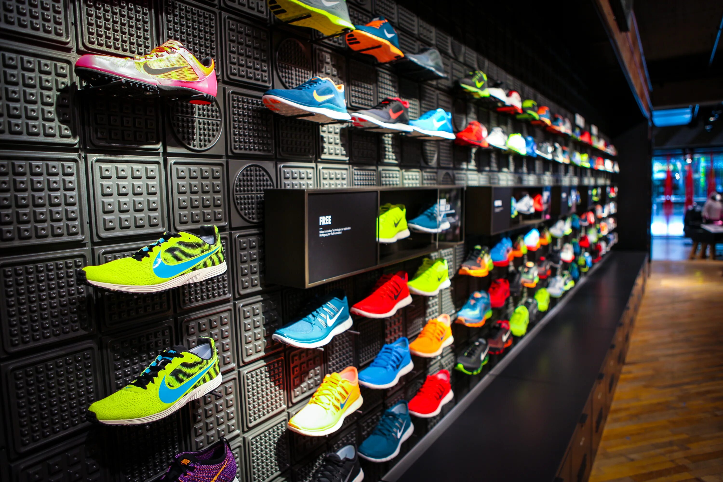 Найк пхукет. Nike adidas Magazin. Nike Magazin Turkiya. Nike Shoes Store.