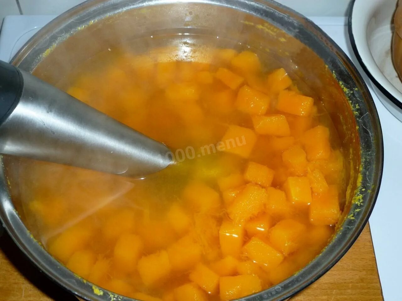 Тыквенный сок на зиму через мясорубку. Сок из тыквы. тыквенный сок с мякотью на зиму. тыквенный сок через мясорубку на зиму.