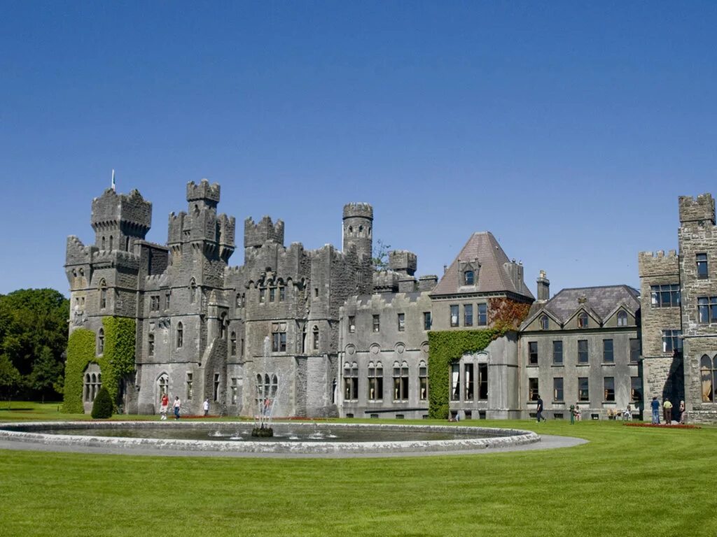 скала кашел ирландия. шотландский замок стерлинг, план здания. дублинский замок ирландия. ирландия усадьба лейкслип-касл. королевский дворец холируд.