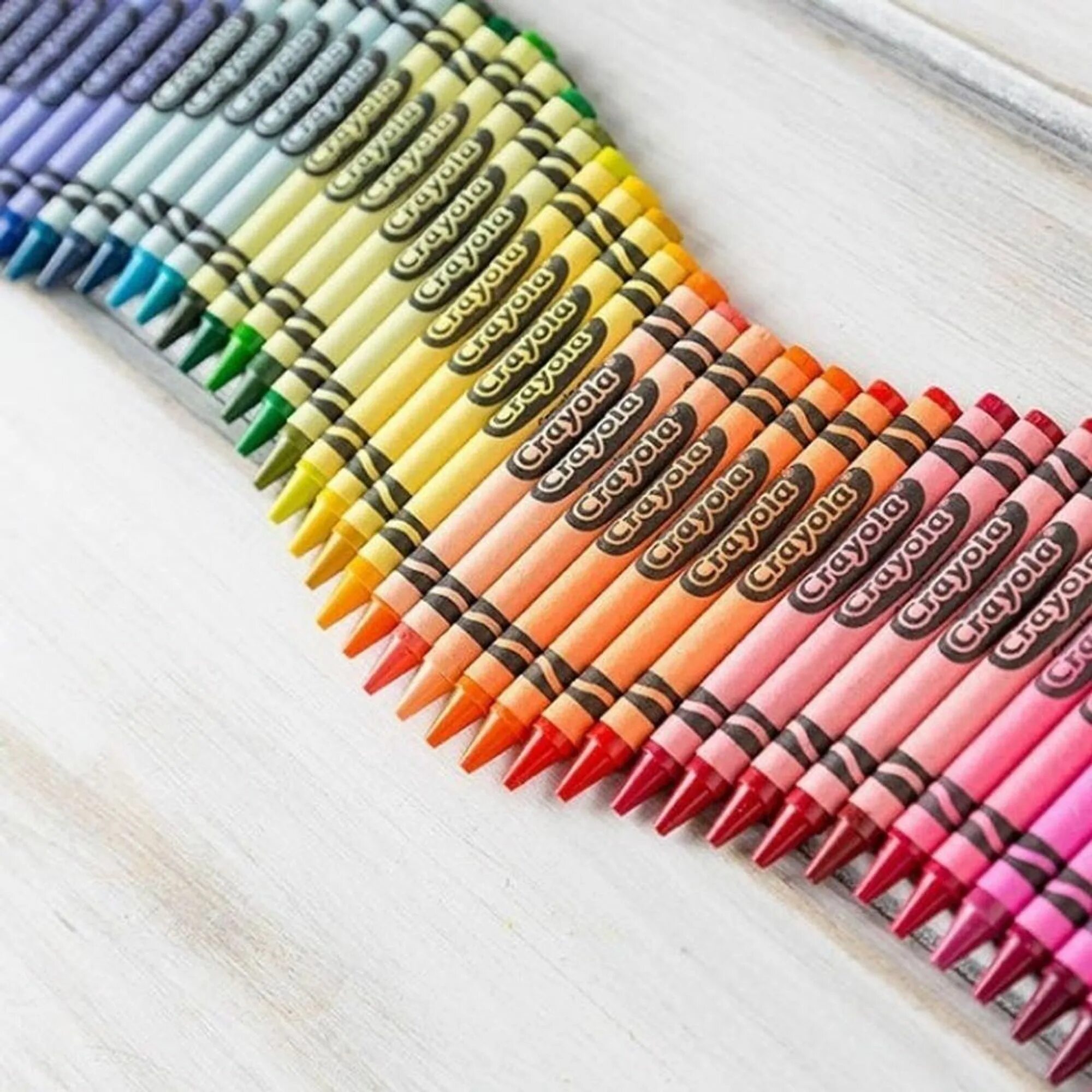 Карандаши Крайола для рисования. Крайола цвет. Crayola 156 Crayons. Сепия Крайола. Стик класс