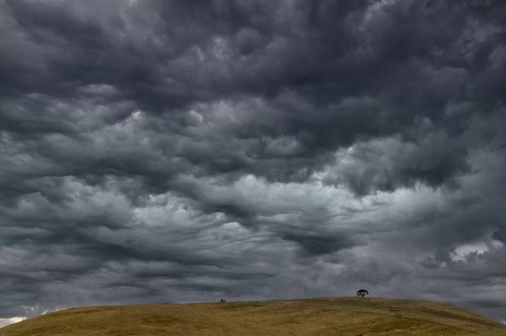 небо тучи. кучевые грозовые облака. грозовое небо. грозовые тучи слушать. грозная туча.