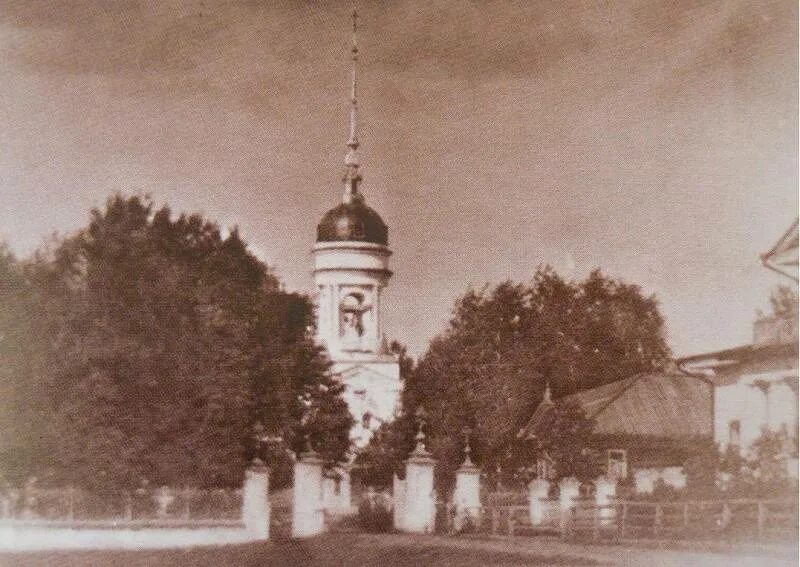 Кладбищенская церковь. Церковь воскресения на ваганьковском кладбище. Церковь рождества на кладбище новгород. Кладбищенская церковь. Вознесенское кладбище томск.